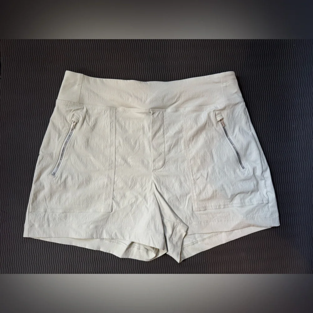Athleta Trekkie North Shorts Celadon - Picture 1 of 7